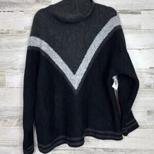 Max Studio Women’s Large Black Gray Chevron Turtleneck Long Sleeve Sweater NEW